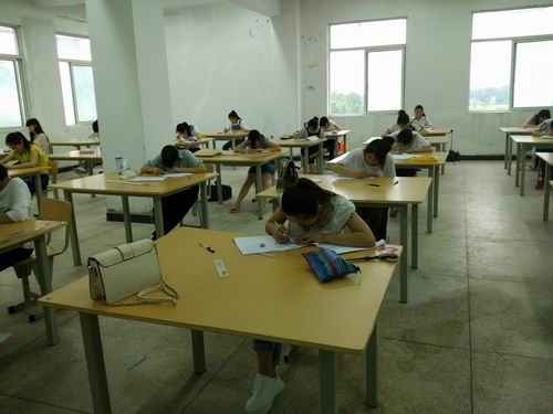 蘇州大學到泗陽中專對3+4服裝專業(yè)學生開展調(diào)研考核