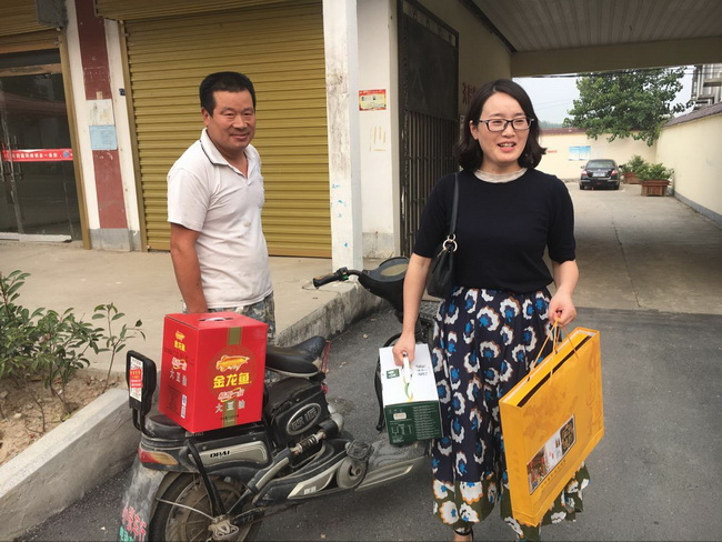 中秋佳節(jié)到   扶貧工作忙