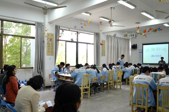 全市職業(yè)學(xué)校教育教學(xué)工作視導(dǎo)組蒞臨宿遷開放大學(xué)檢查指導(dǎo)工作