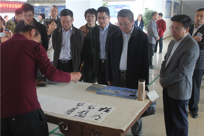 學(xué)院公共基礎(chǔ)課教學(xué)協(xié)作委員會工作會議在宿遷經(jīng)貿(mào)分院召開