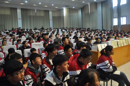 泗陽中專邀請詩人傅榮生為文學(xué)院開設(shè)詩歌講座