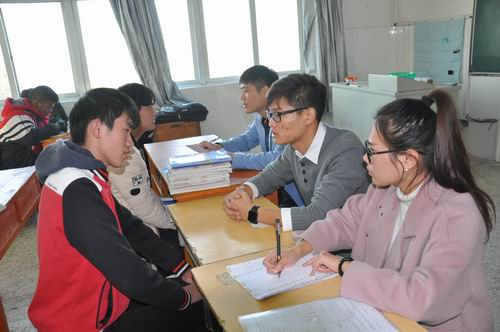 泗陽中專為園區(qū)企業(yè)舉行員工招聘面試