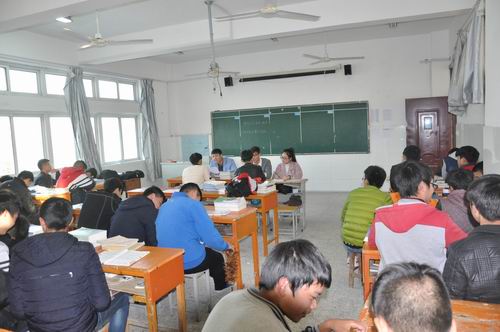 泗陽中專為園區(qū)企業(yè)舉行員工招聘面試