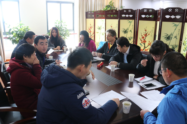 德國埃爾福特教育培訓(xùn)中心國際項目主管Uwe Heiber博士一行來到淮海技師學(xué)院指導(dǎo)實訓(xùn)基地建設(shè)