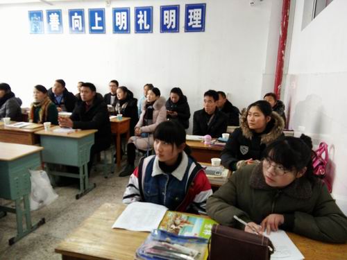 泗陽中專組織召開“3+4”分段培養(yǎng)班學(xué)生家長會