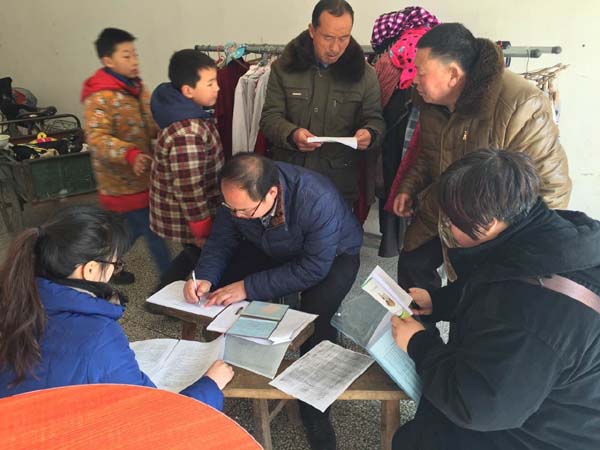 淮海技師學(xué)院組織干部職工參與全市“三進(jìn)三幫”第五次統(tǒng)一活動(dòng)