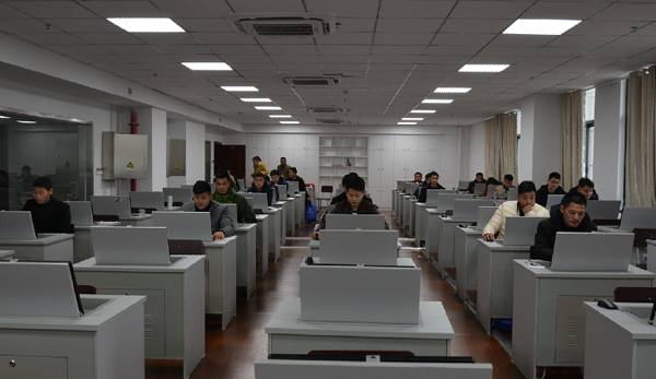 淮海技師學(xué)院新學(xué)期首批退役士兵職業(yè)技能鑒定圓滿結(jié)束