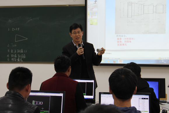 宿遷開放大學李軍校長深入課堂開展調(diào)研