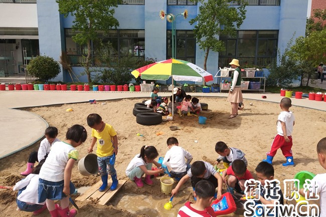 宿遷技師學(xué)院幼師專業(yè)學(xué)生到城區(qū)幼兒園開展見習(xí)活動(dòng)