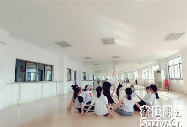 宿遷技師學(xué)院高職部開展豐富多彩的學(xué)生社團活動