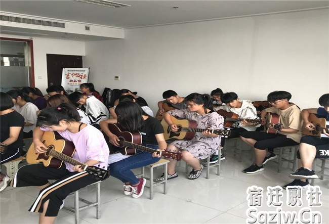 宿遷技師學(xué)院高職部開展豐富多彩的學(xué)生社團活動