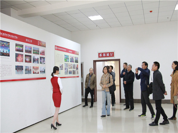 省教育廳到宿遷經(jīng)貿(mào)高職調(diào)研養(yǎng)成教育工作