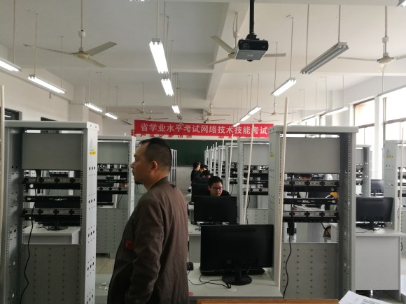 宿遷經(jīng)貿(mào)高職順利實施學業(yè)水平考試網(wǎng)絡技術項目市考點工作