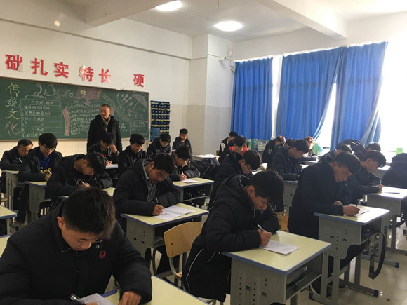精心組織 嚴肅考紀——宿遷經貿高職期中考試如期舉行