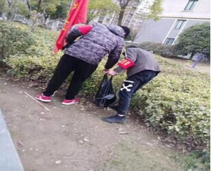 泗洪中專青年志愿者走進(jìn)隆源社區(qū)