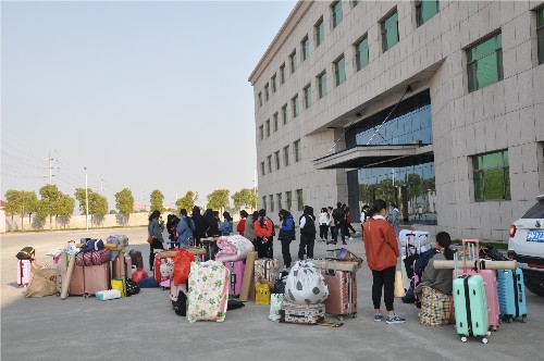 泗陽中專組織70名學(xué)生到艾美琳頂崗實(shí)習(xí)