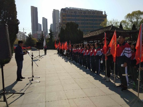 泗陽中專開展“弘揚(yáng)先烈精神，爭做時代青年”主題祭掃烈士墓活動