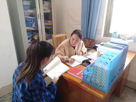 宿遷經(jīng)貿(mào)高職社服系黨支部“書記項(xiàng)目”之《師生零距離》