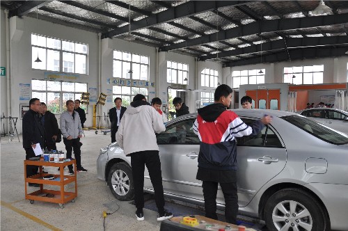 泗陽中專對口支援麻江中等職業(yè)學(xué)校