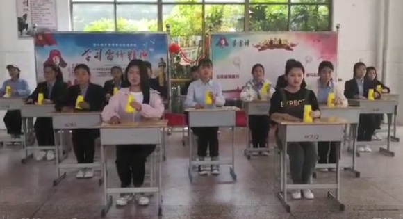 快樂陪伴、感恩母愛——宿遷經(jīng)貿(mào)高職開展母親節(jié)活動