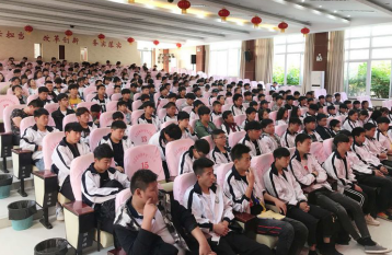 泗洪中專開展法制教育報告會