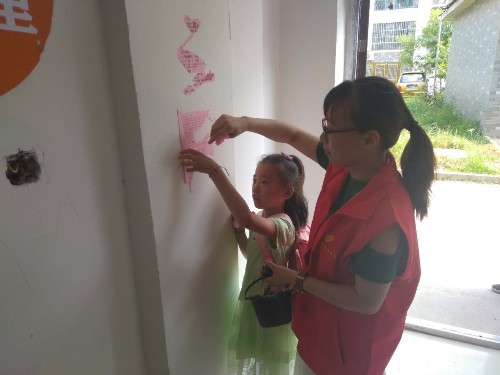 泗陽中專泗水先鋒”黨員志愿服務活動獲點贊