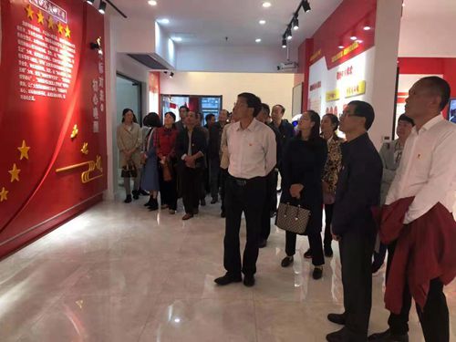 泗陽(yáng)中專(zhuān)組織黨員開(kāi)展政治體檢