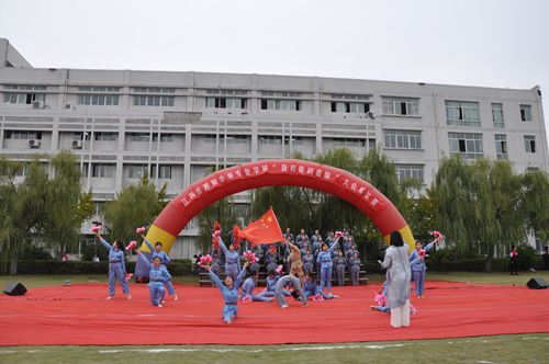 泗陽(yáng)中專(zhuān)舉行“我和我的祖國(guó)”大合唱比賽