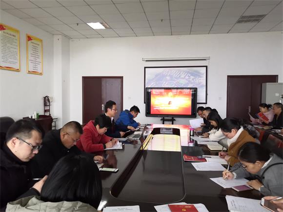 宿遷經(jīng)貿(mào)高職機電系黨支部開展“不忘初心、牢記使命”主題教育系列活動