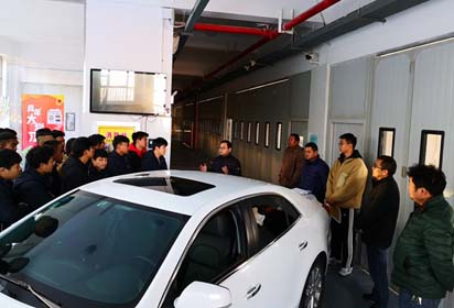 宿遷經(jīng)貿(mào)高職汽車(chē)系黨支部支委帶頭上公開(kāi)課