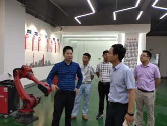 宿遷經(jīng)貿(mào)高職機(jī)電系深入企業(yè)調(diào)研崗位技能需求推動(dòng)專(zhuān)業(yè)建設(shè)