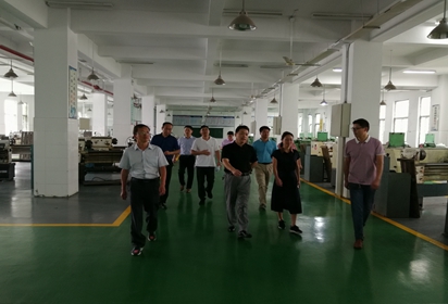 市教育局到泗陽中專檢查生產(chǎn)性實訓基地等項目建設情況