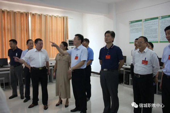 市人大和市政協(xié)調(diào)研組分別到宿城中專調(diào)研