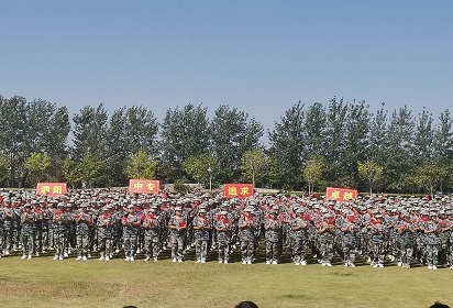 泗陽(yáng)中專舉行2020級(jí)新生軍訓(xùn)閉營(yíng)儀式暨匯報(bào)表演