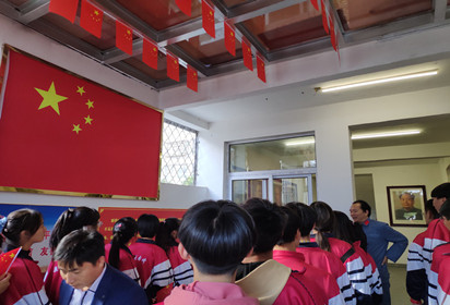 泗陽中專組織團干部參觀新時代紅館