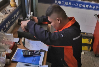 宿遷經(jīng)貿(mào)高職3名學(xué)生代表宿遷參加省狀元大賽