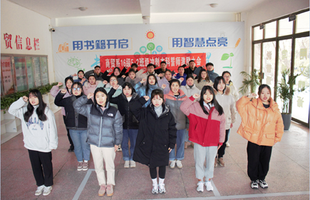 宿遷經(jīng)貿(mào)高職商貿(mào)系為 “5+2”班級舉行百日沖刺誓師大會