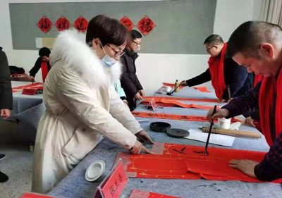 泗陽中專開展廉潔主題送春聯(lián)活動