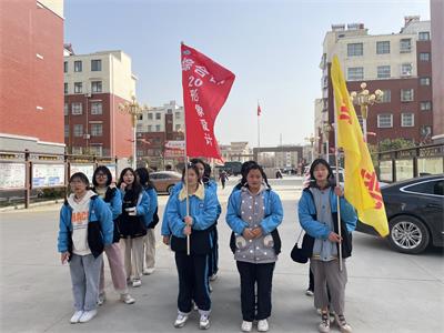 攜愛同行 三月重溫雷鋒情--沭陽中專開展志愿服務(wù)活動