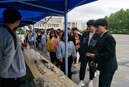 觀摩職教成果   弘揚(yáng)工匠精神