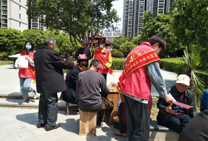 泗洪中專(zhuān)進(jìn)社區(qū)愛(ài)心宣傳，團(tuán)員黨員共建疫情防線