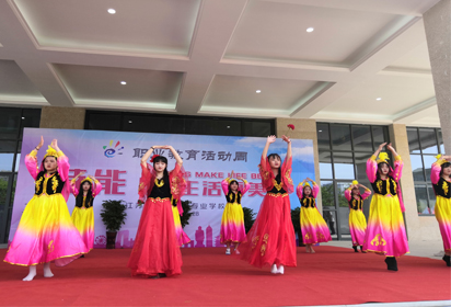 泗洪中專電子信息部職教活動周風(fēng)采展演“致青春”