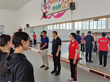“永遠(yuǎn)跟黨走 幸福舞起來”——宿遷市主題廣場(chǎng)舞公益培訓(xùn)來到泗陽(yáng)中專