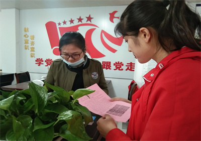 泗陽中專黨員志愿者：旗幟打出來 身份亮出來 形象樹起來