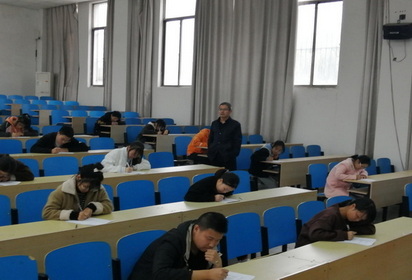 組織學生參加學規(guī)范知識測試