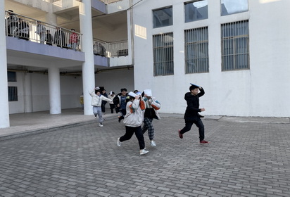 宿遷技師學(xué)院組織抗震減災(zāi)演練活動(dòng)