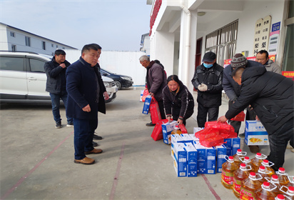 泗陽中專到共建村開展新春慰問