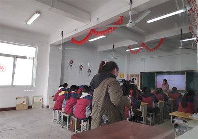 泗陽融媒體記者到泗陽中專采風(fēng)