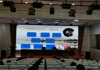 傳統(tǒng)文化進(jìn)校園，弘揚(yáng)傳承我先行