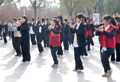 宿遷經(jīng)貿(mào)高職開展三月文明禮貌月志愿服務(wù)活動(dòng)